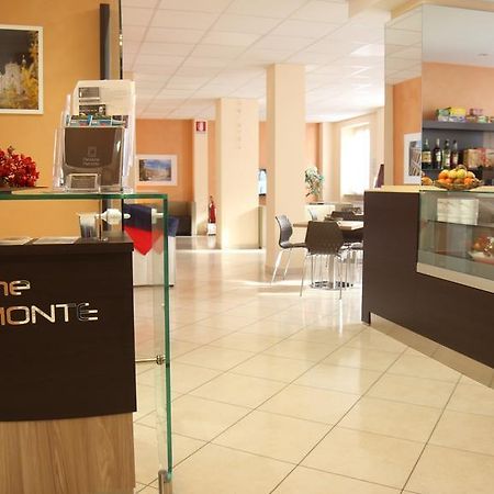 Pensione Piemonte Лорето Екстериор снимка