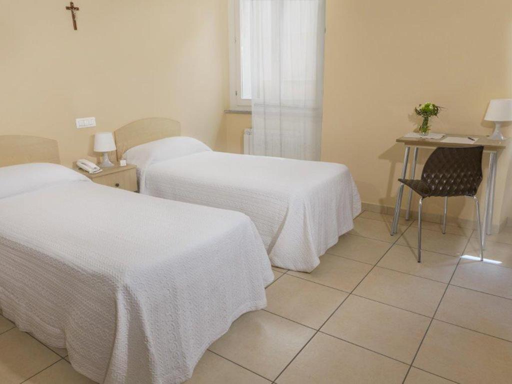 Pensione Piemonte Лорето Стая снимка
